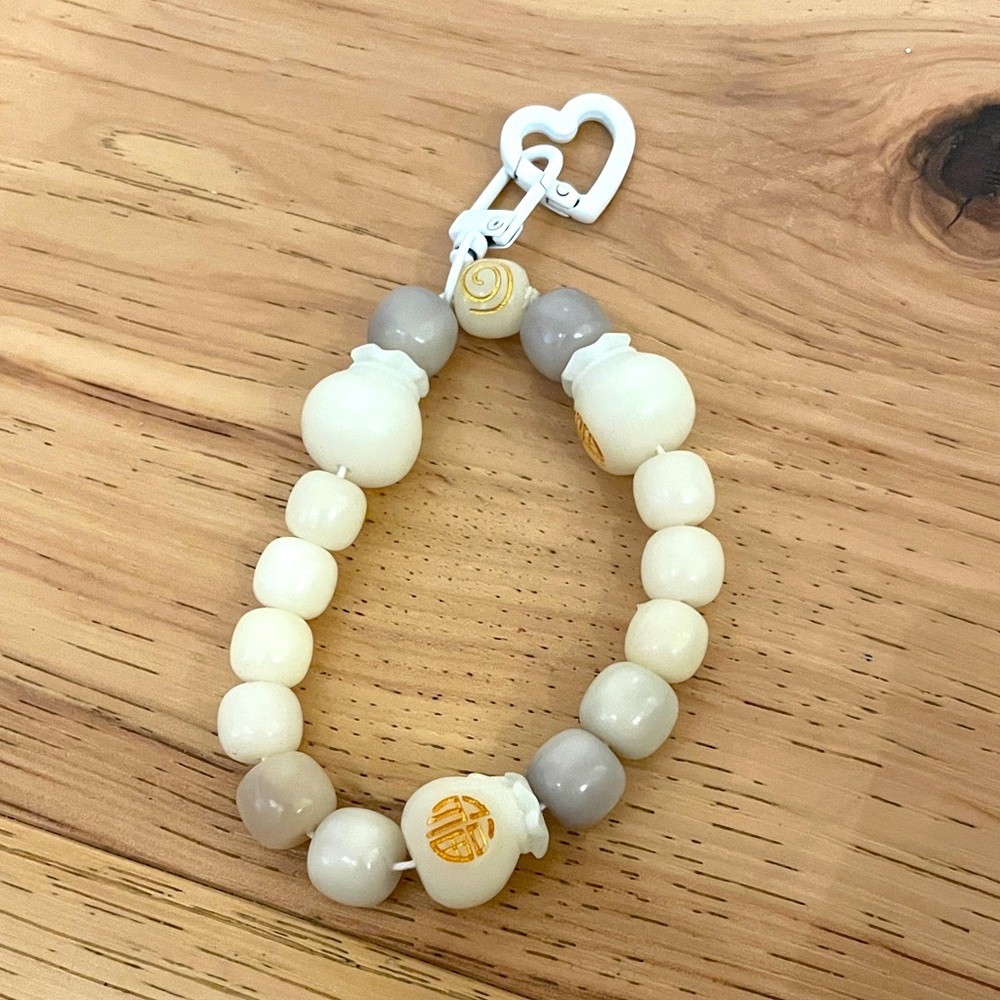 🍂Sensory friendly wristlet for keys or phone -  Bodhi beads in white and grey